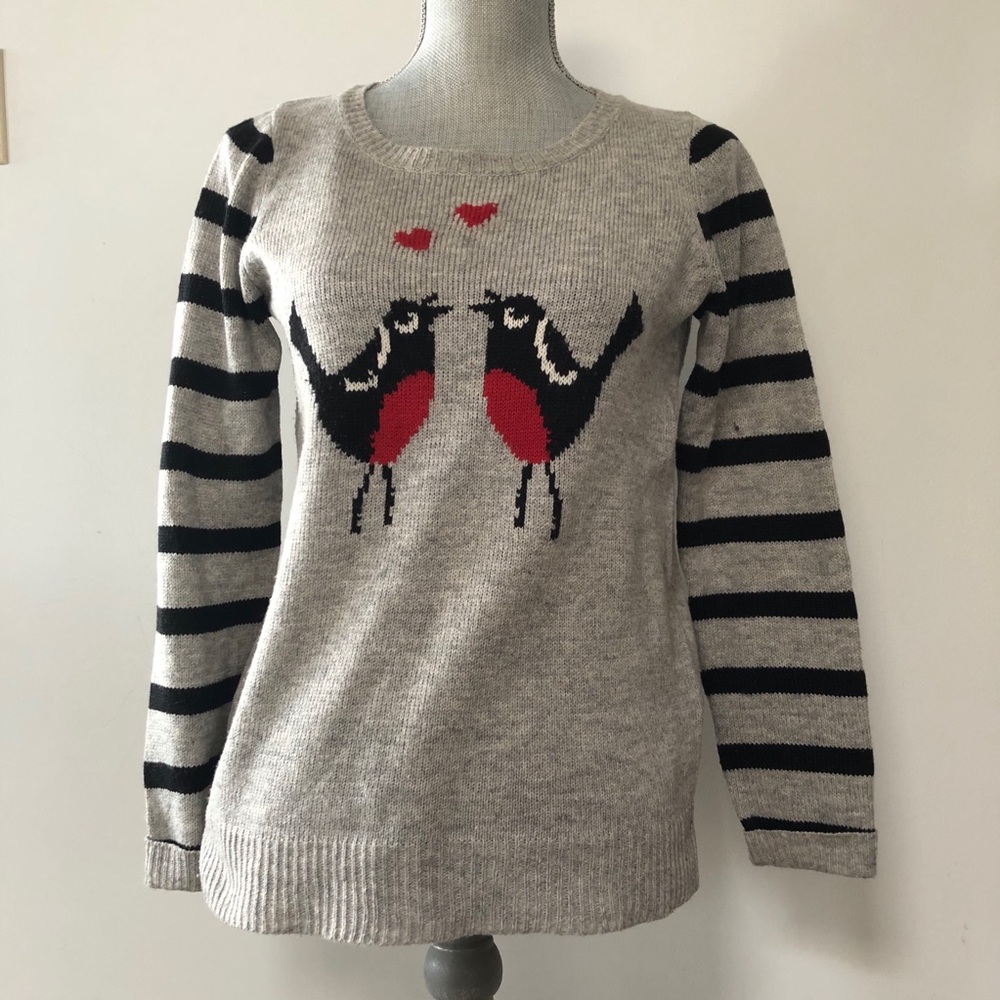 F+F novelty sweater grey with red and black bird design hearts